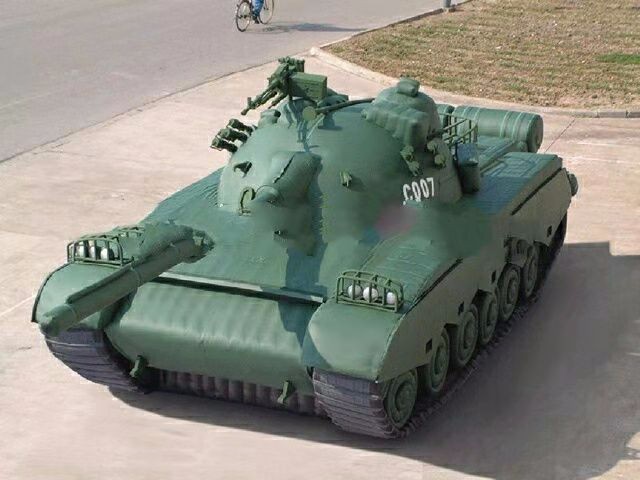 华南热作学院军用充气坦克车