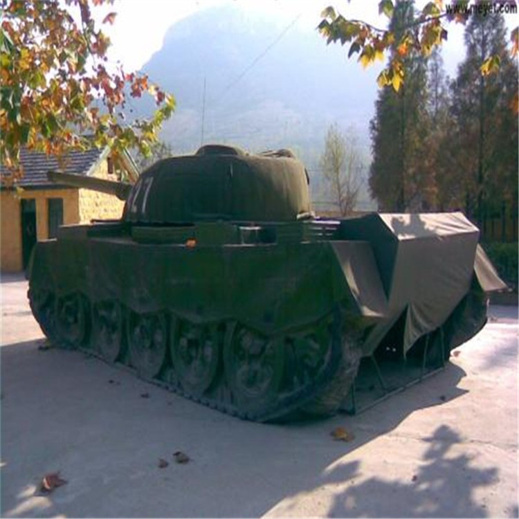 华南热作学院大型充气坦克